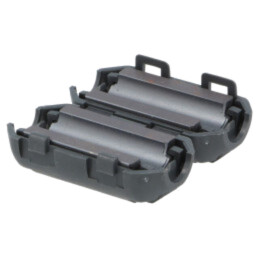 Ferită: două piese; pe cablu rotund; A: 30mm; B: 23mm; C: 7mm; neagră