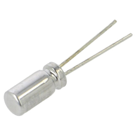 Acumul: Li-Ion; Unom: 2,4V; Tensiune de încărcare: 2,8V; ESR: 15Ω